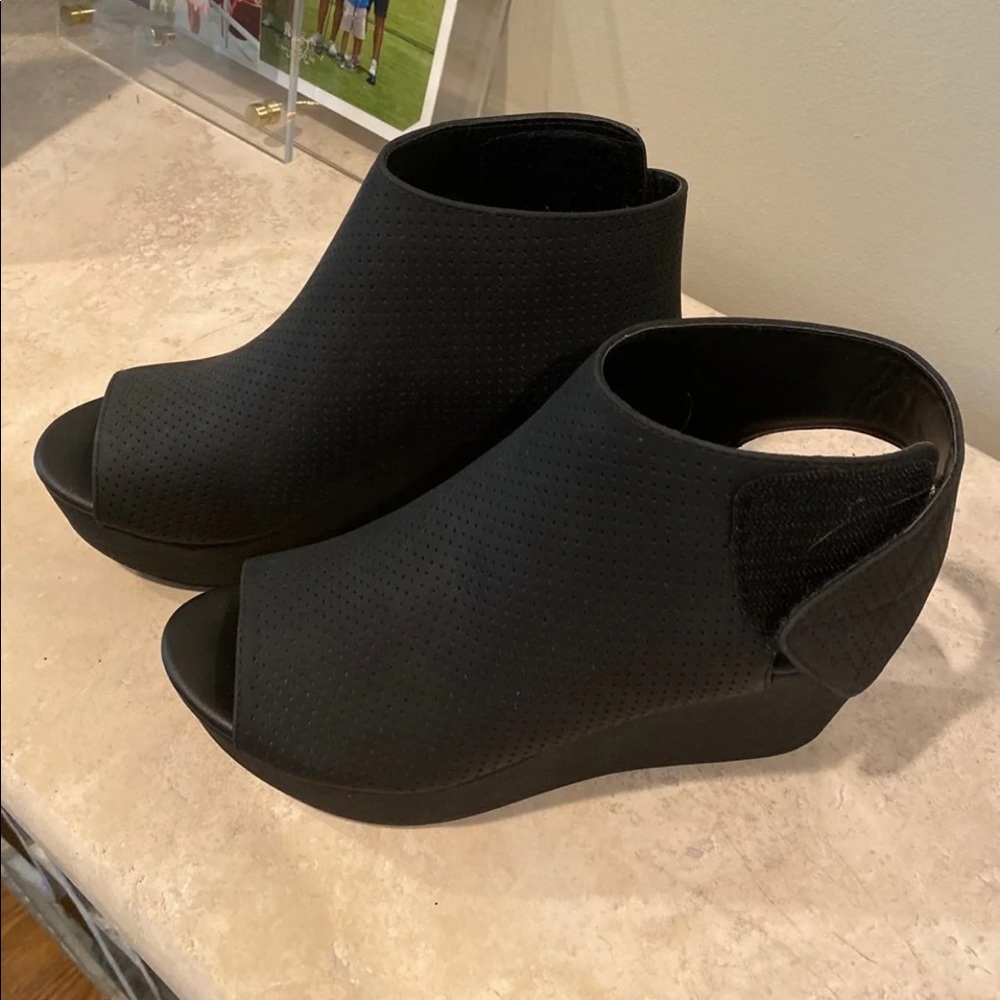 Two Pairs Pierre Dumas Wedge